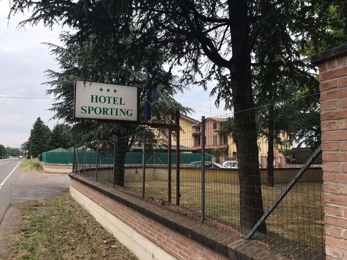 Hotel Sporting Campagnola Emilia Exterior photo