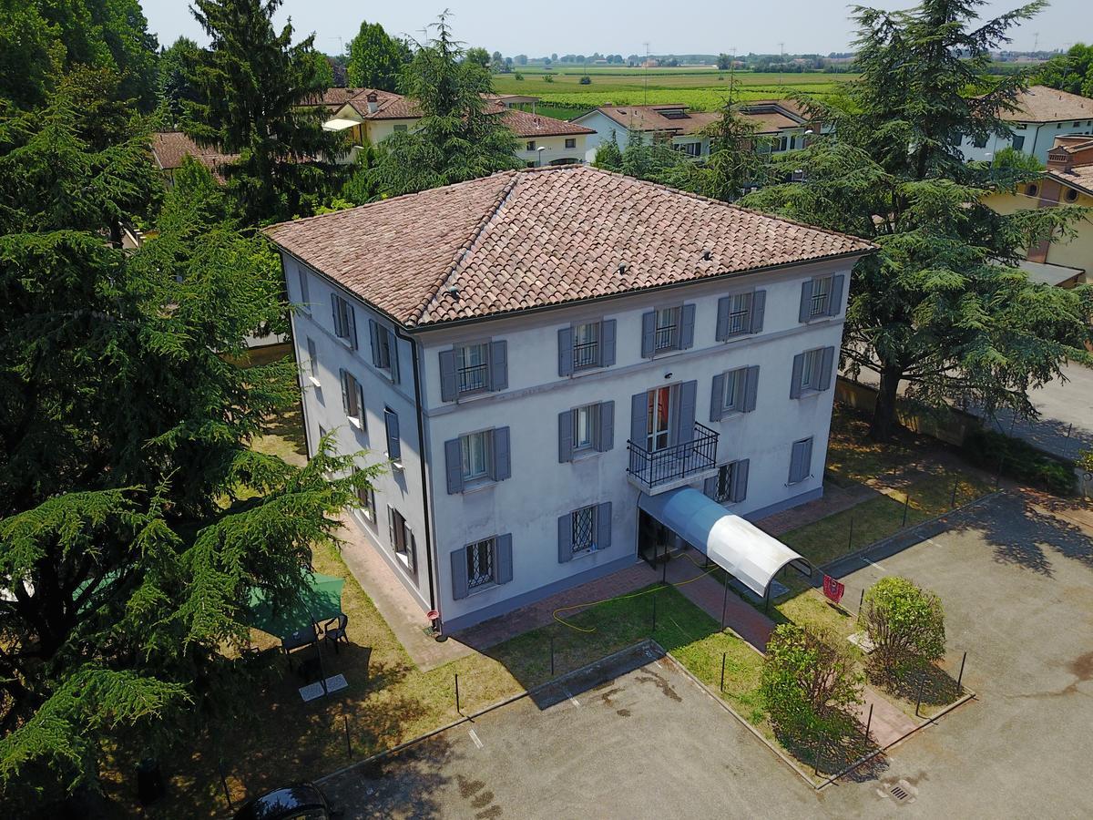 Hotel Sporting Campagnola Emilia Exterior photo